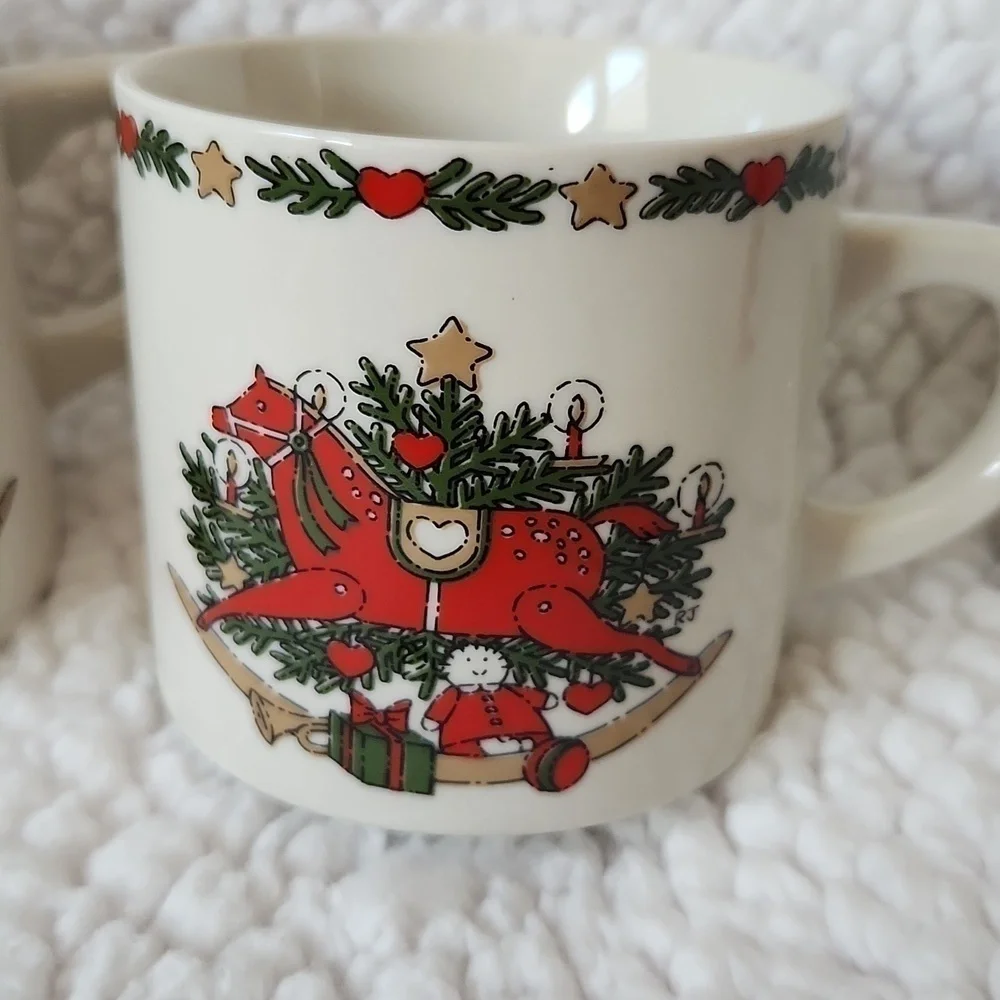Vintage O' Christmas tree ceramic tea cups set of 4
